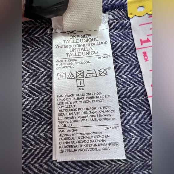 GAP Fringed‎ Scarf - Blue Pink Red - NWOT! - Picture 6 of 9